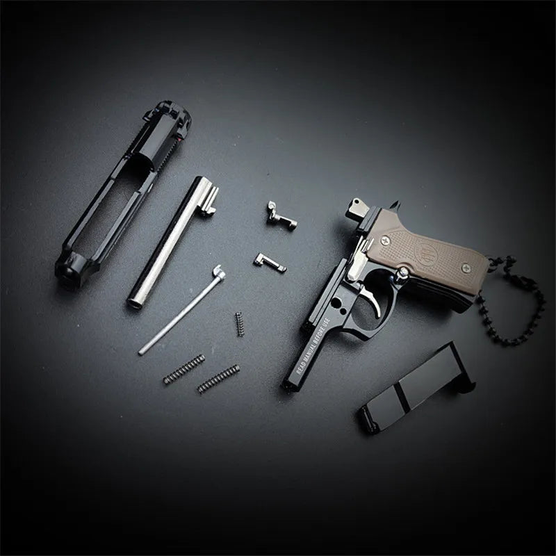 1:3 High Quality Metal Model Beretta 92F Keychain Toy Gun Miniature Alloy Pistol Collection Toy Gift pendant