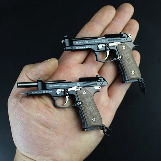 1:3 High Quality Metal Model Beretta 92F Keychain Toy Gun Miniature Alloy Pistol Collection Toy Gift pendant