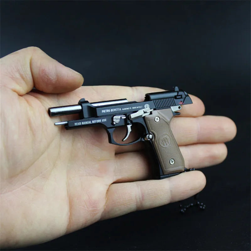 1:3 High Quality Metal Model Beretta 92F Keychain Toy Gun Miniature Alloy Pistol Collection Toy Gift pendant